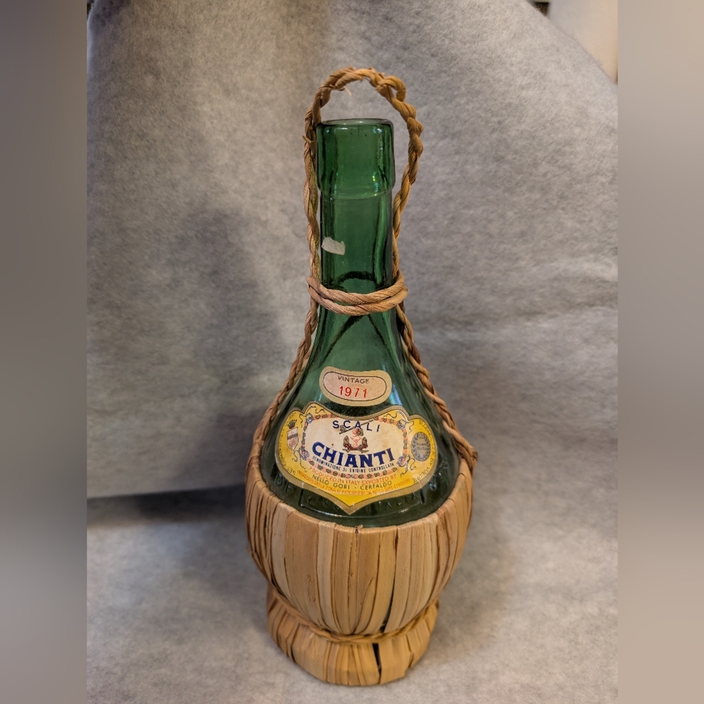 Vintage 1971 Scali Chianti Wrapped Wine Bottle (Empty)